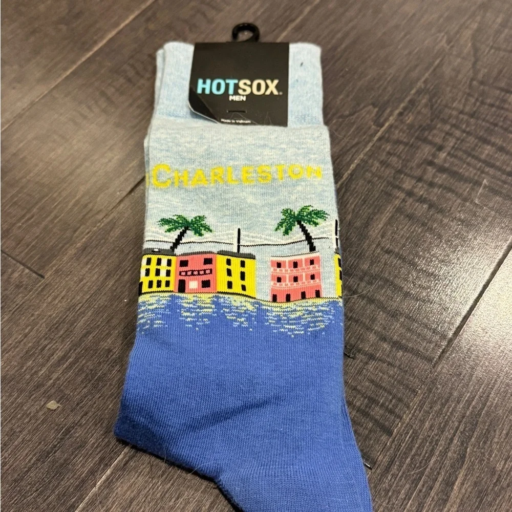 🎉🎉HP🎊🎊 NWT Hot Sox Charleston Blue and Yellow Dress Socks with Tropical Design
